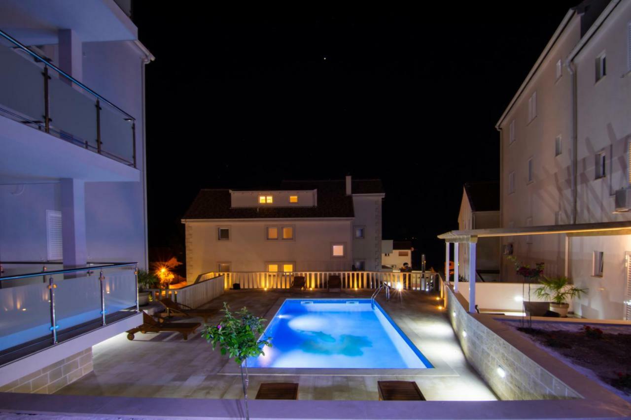 Apartments Sara 2 Bol Exterior foto