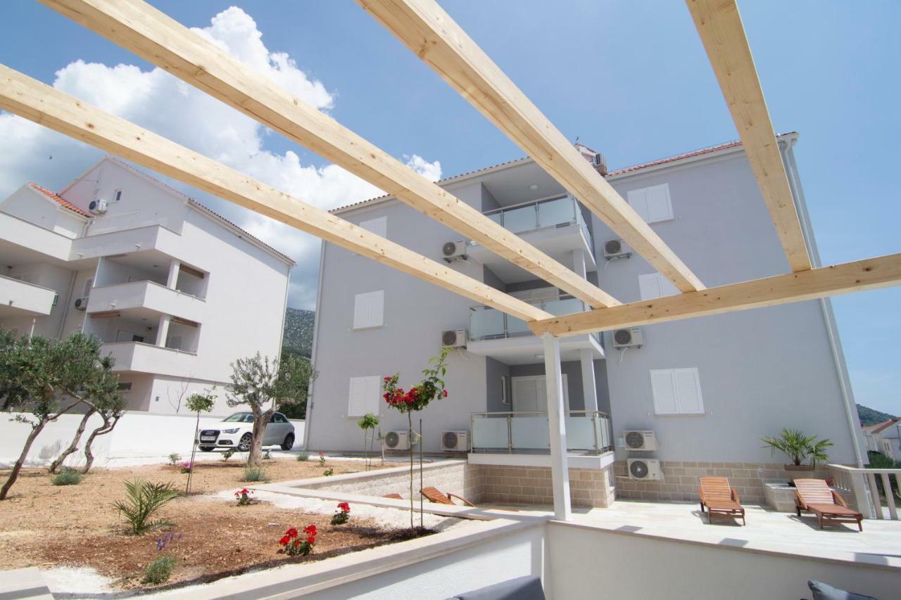 Apartments Sara 2 Bol Exterior foto