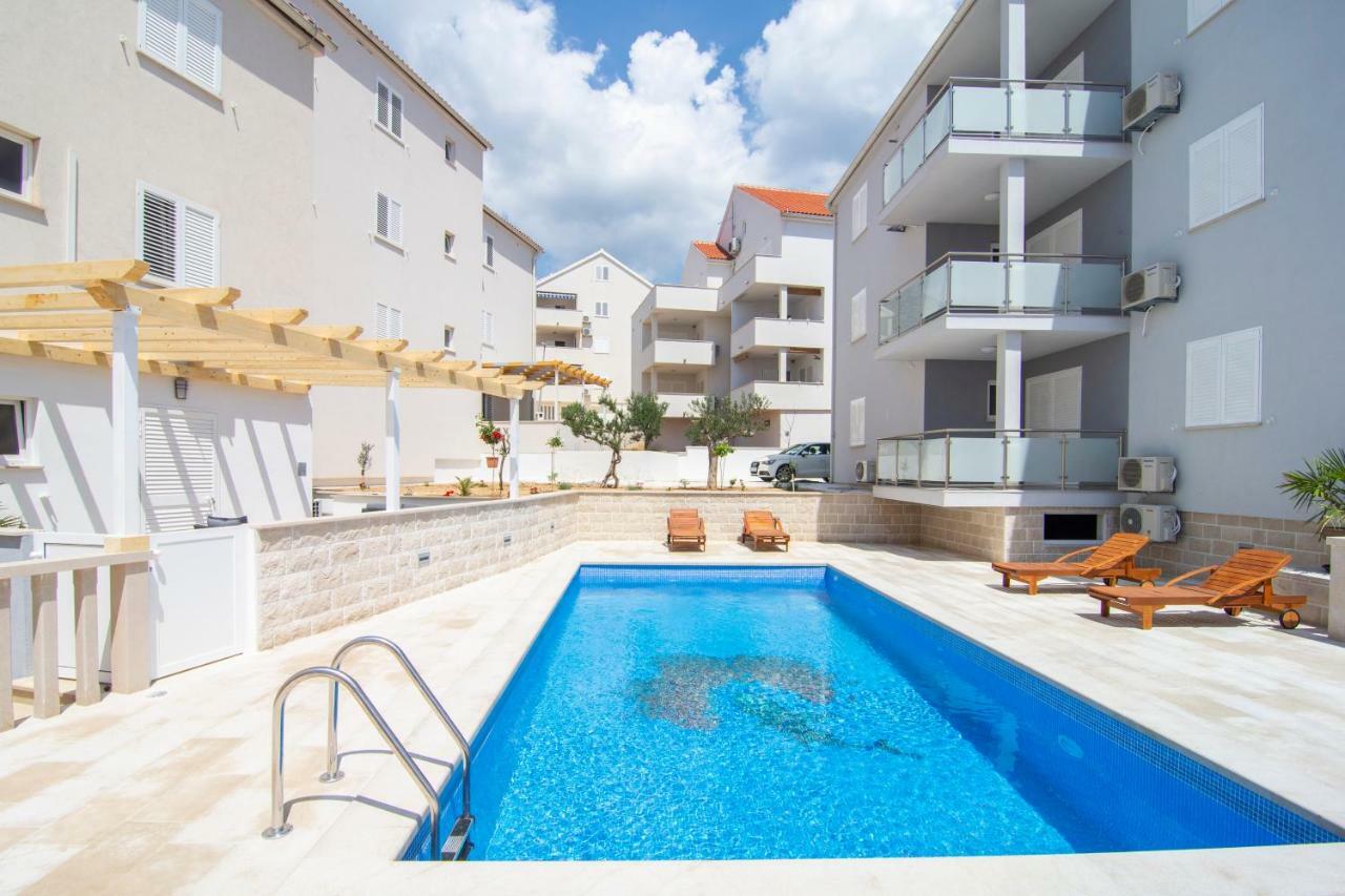 Apartments Sara 2 Bol Exterior foto